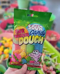 Face Twisters 12 Ct 3.85 Oz Sour Candy Dough Tray